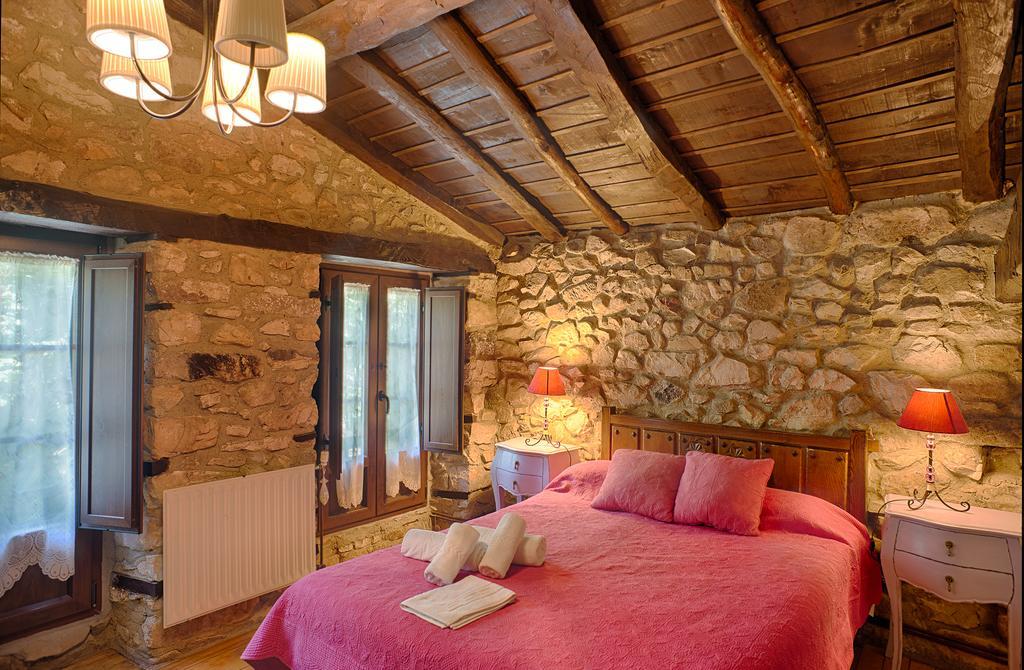 Гостевой дом Casas Rurales La Tahona De Besnes Альес Экстерьер фото