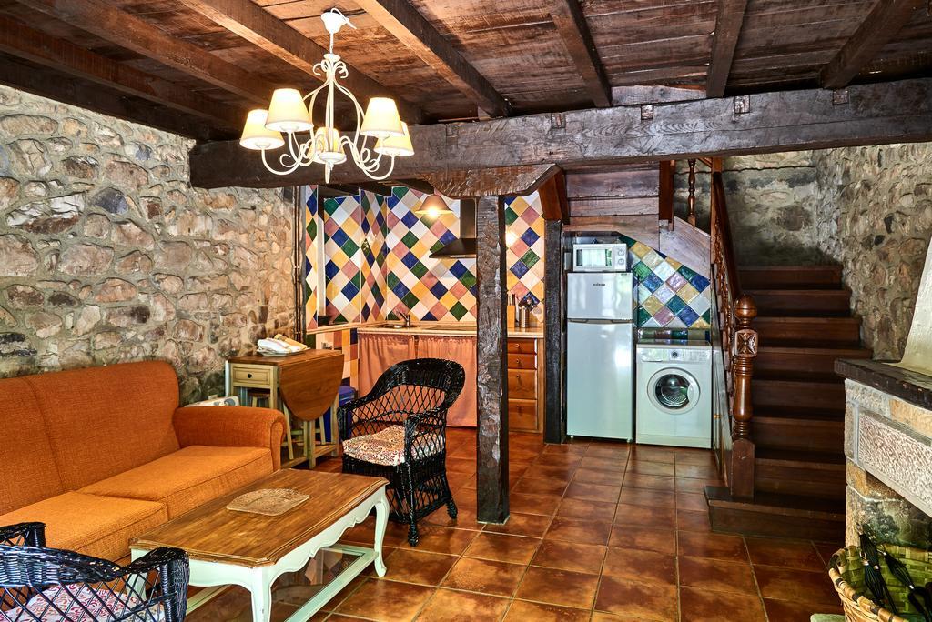 Гостевой дом Casas Rurales La Tahona De Besnes Альес Экстерьер фото