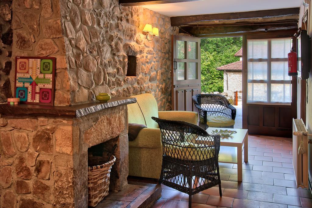 Гостевой дом Casas Rurales La Tahona De Besnes Альес Экстерьер фото