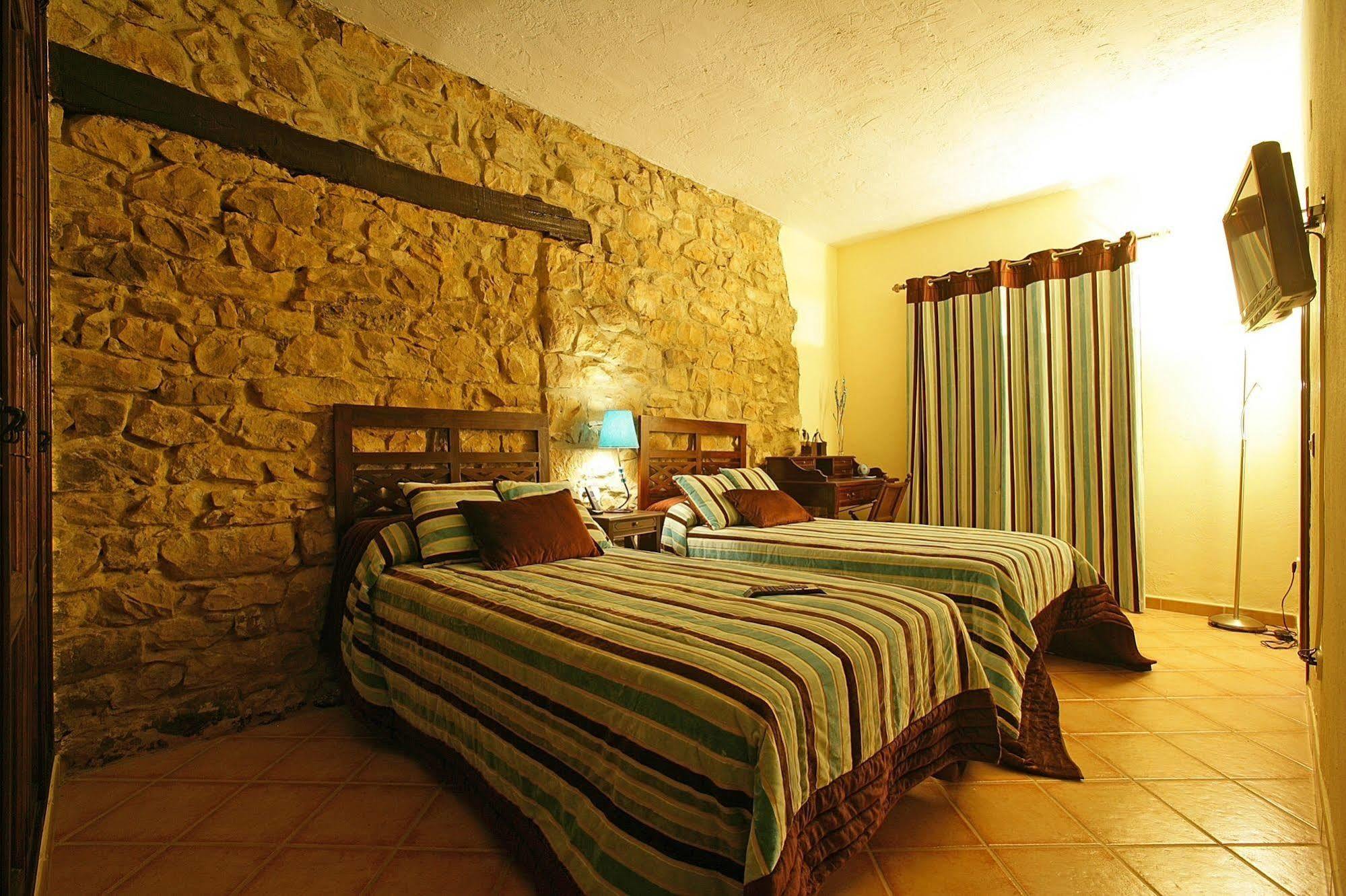Гостевой дом Casas Rurales La Tahona De Besnes Альес Экстерьер фото